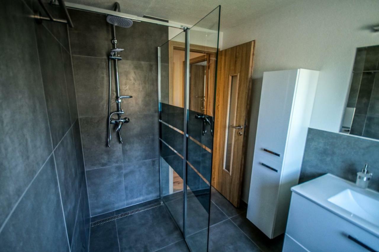 Aresko-Apartments Vidnava Buitenkant foto